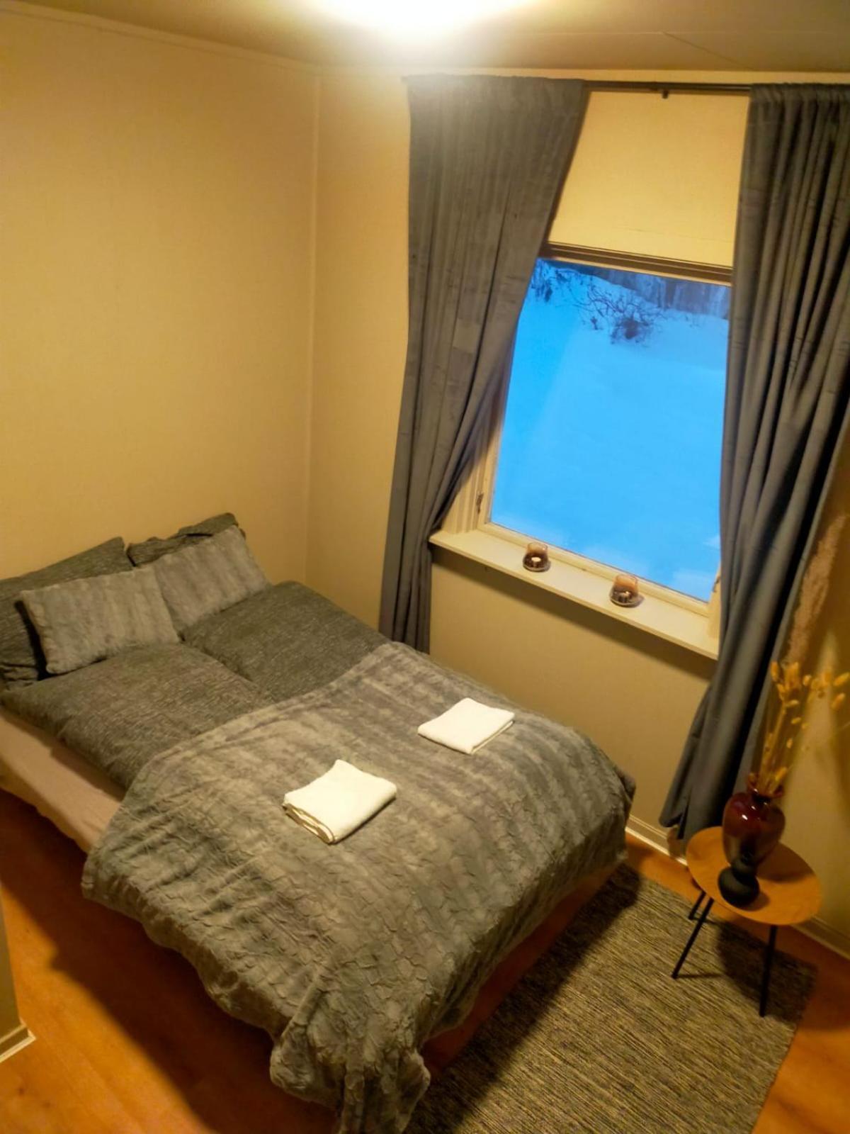 Leilighet Pa Sor Tromsoya Habitación foto